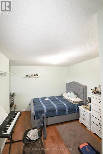 5350 Dryden Avenue, Burlington, ON - Indoor Photo Showing Bedroom