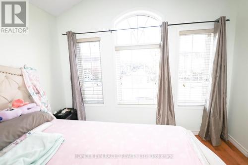 5350 Dryden Avenue, Burlington, ON - Indoor Photo Showing Bedroom