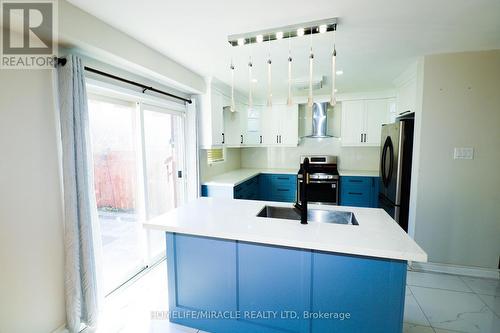 5350 Dryden Avenue, Burlington, ON - Indoor Photo Showing Kitchen