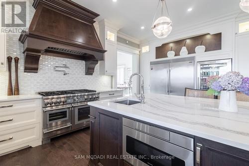 6195 Milburough Line, Burlington, ON - Indoor Photo Showing Kitchen With Upgraded Kitchen