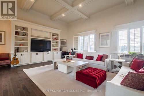 6195 Milburough Line, Burlington, ON - Indoor Photo Showing Living Room