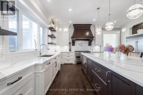 6195 Milburough Line, Burlington, ON - Indoor Photo Showing Kitchen With Upgraded Kitchen