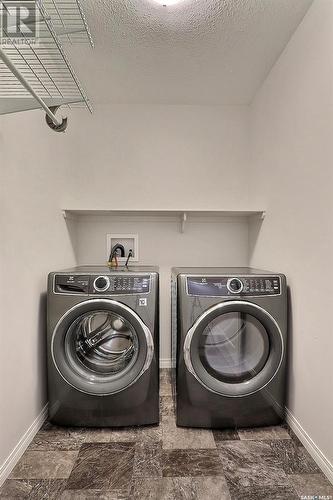 640 8Th Street Nw, Prince Albert, SK - Indoor Photo Showing Laundry Room