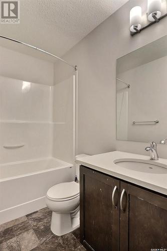 640 8Th Street Nw, Prince Albert, SK - Indoor Photo Showing Bathroom