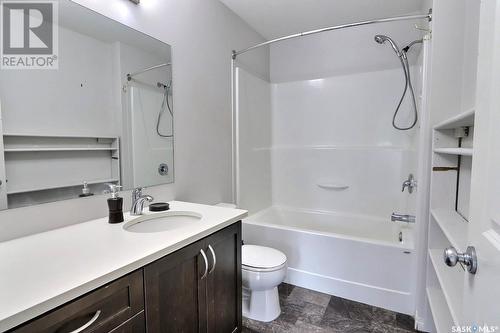 640 8Th Street Nw, Prince Albert, SK - Indoor Photo Showing Bathroom