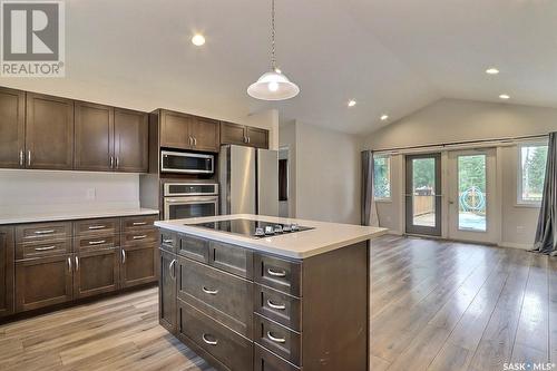 640 8Th Street Nw, Prince Albert, SK - Indoor Photo Showing Kitchen With Upgraded Kitchen