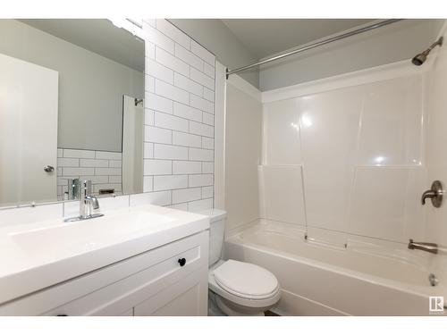 9H Clareview Vg Nw, Edmonton, AB - Indoor Photo Showing Bathroom