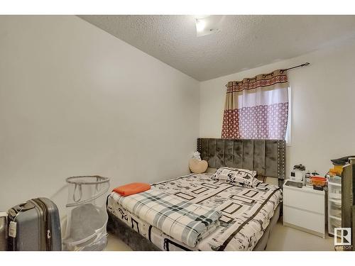 #20 1580 Mill Woods E Nw, Edmonton, AB - Indoor Photo Showing Bedroom