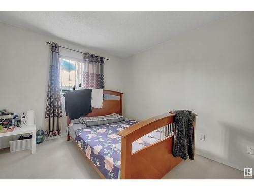 #20 1580 Mill Woods E Nw, Edmonton, AB - Indoor Photo Showing Bedroom