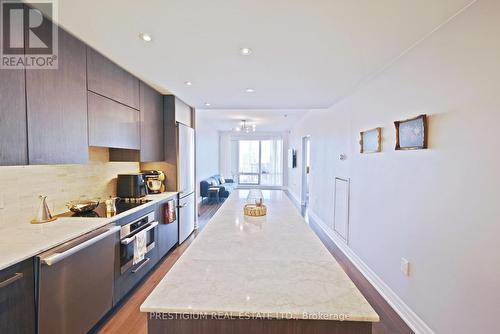 4206 - 8 The Esplanade, Toronto, ON - Indoor Photo Showing Kitchen