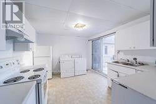 7822 Ninth Line, Markham, ON - Indoor Photo Showing Kitchen