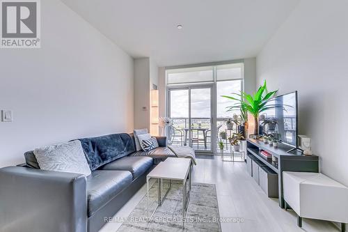 902 - 4655 Glen Erin Drive, Mississauga, ON - Indoor Photo Showing Living Room