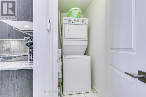 902 - 4655 Glen Erin Drive, Mississauga, ON - Indoor Photo Showing Laundry Room