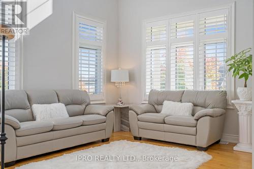 44 Orchard Drive, Mono, ON - Indoor Photo Showing Living Room