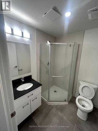 809 - 652 Princess Street, Kingston, ON - Indoor Photo Showing Bathroom