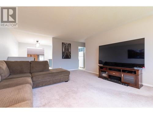 135 Kelly Street, Prince George, BC - Indoor Photo Showing Living Room