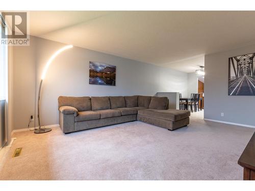 135 Kelly Street, Prince George, BC - Indoor Photo Showing Living Room