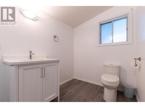 135 Kelly Street, Prince George, BC - Indoor Photo Showing Bathroom