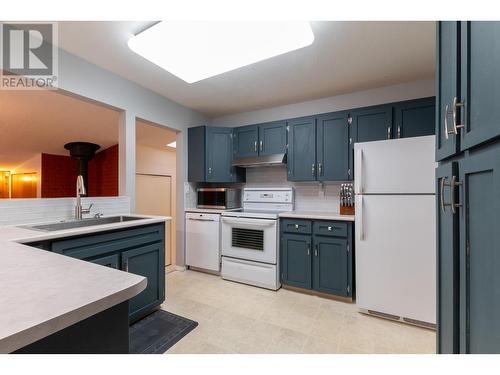 135 Kelly Street, Prince George, BC - Indoor Photo Showing Kitchen