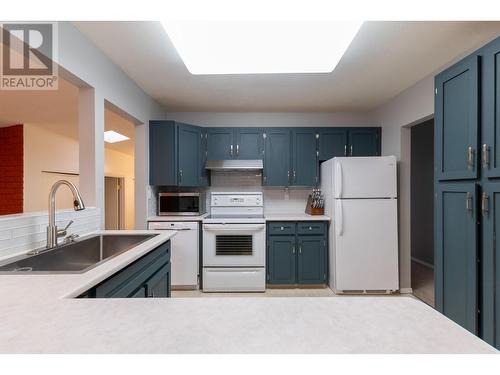 135 Kelly Street, Prince George, BC - Indoor Photo Showing Kitchen