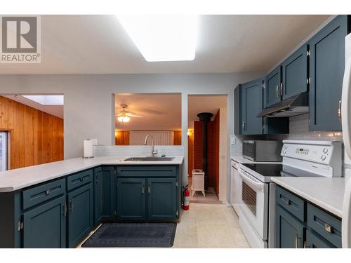 135 Kelly Street, Prince George, BC - Indoor Photo Showing Kitchen