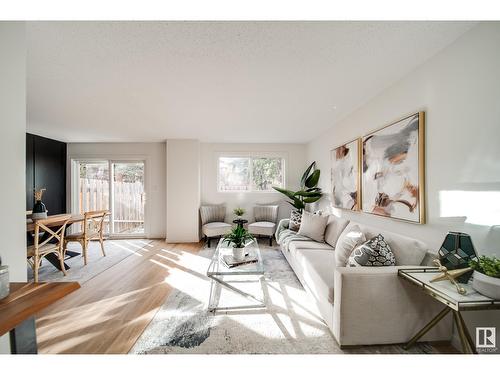 13109 34 St Nw, Edmonton, AB - Indoor Photo Showing Living Room