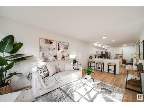 13109 34 St Nw, Edmonton, AB - Indoor Photo Showing Living Room