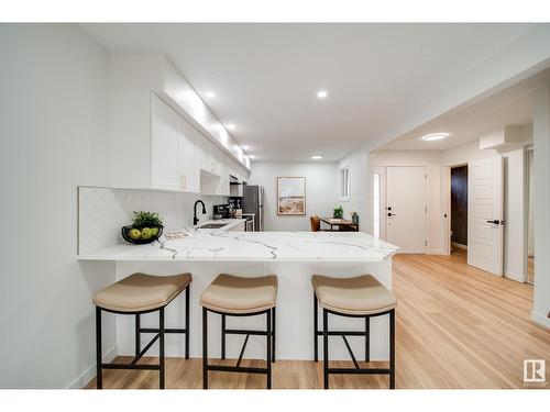 13109 34 St Nw, Edmonton, AB - Indoor Photo Showing Kitchen