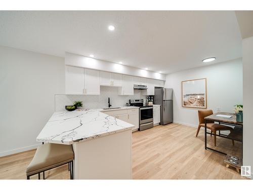 13109 34 St Nw, Edmonton, AB - Indoor Photo Showing Kitchen