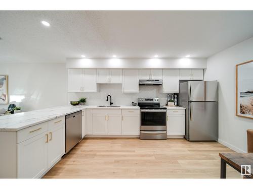 13109 34 St Nw, Edmonton, AB - Indoor Photo Showing Kitchen With Upgraded Kitchen