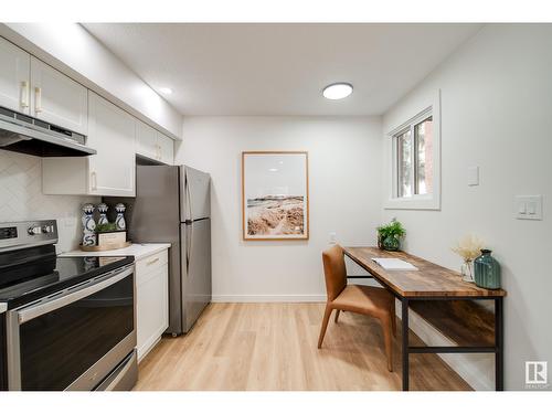 13109 34 St Nw, Edmonton, AB - Indoor Photo Showing Kitchen