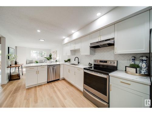 13109 34 St Nw, Edmonton, AB - Indoor Photo Showing Kitchen With Upgraded Kitchen