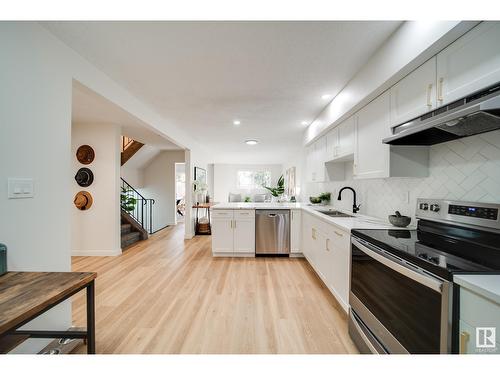 13109 34 St Nw, Edmonton, AB - Indoor Photo Showing Kitchen With Upgraded Kitchen