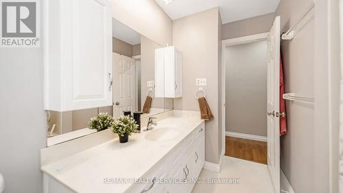 364 Roselawn Place, Waterloo, ON - Indoor Photo Showing Bathroom