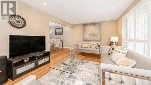 364 Roselawn Place, Waterloo, ON - Indoor Photo Showing Living Room