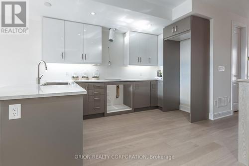 40 B - 21 Innes Avenue, Toronto, ON - Indoor Photo Showing Kitchen