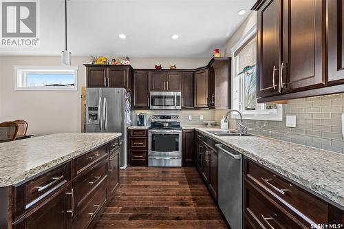 19 Wellington Place, Moose Jaw, SK - Indoor Photo Showing Kitchen With Stainless Steel Kitchen With Double Sink With Upgraded Kitchen