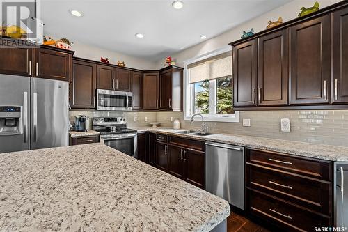 19 Wellington Place, Moose Jaw, SK - Indoor Photo Showing Kitchen With Stainless Steel Kitchen With Double Sink With Upgraded Kitchen