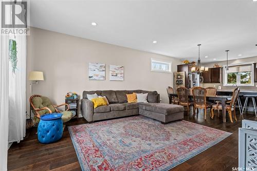 19 Wellington Place, Moose Jaw, SK - Indoor Photo Showing Living Room