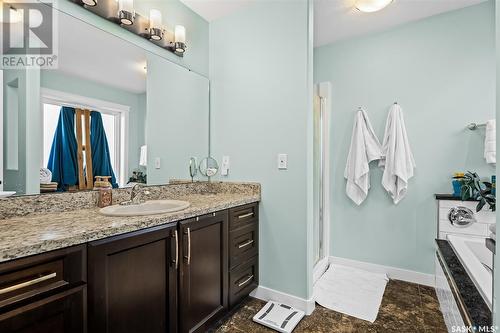 19 Wellington Place, Moose Jaw, SK - Indoor Photo Showing Bathroom