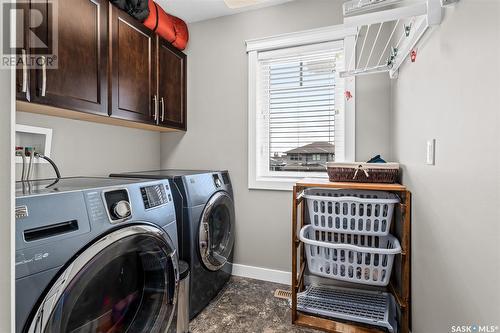 19 Wellington Place, Moose Jaw, SK - Indoor Photo Showing Laundry Room