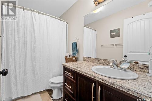 19 Wellington Place, Moose Jaw, SK - Indoor Photo Showing Bathroom