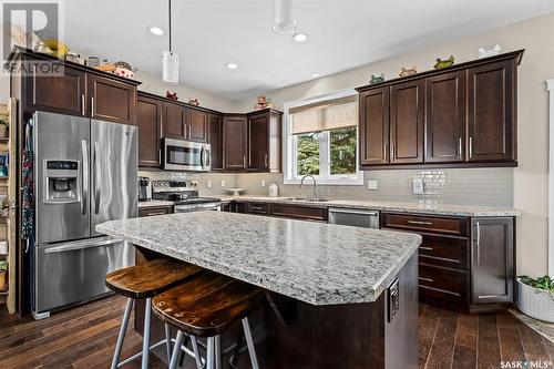 19 Wellington Place, Moose Jaw, SK - Indoor Photo Showing Kitchen With Stainless Steel Kitchen With Upgraded Kitchen