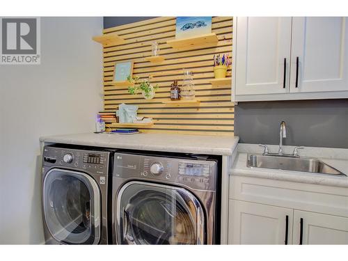 1280 24 Street Se, Salmon Arm, BC - Indoor Photo Showing Laundry Room