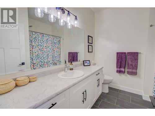 1280 24 Street Se, Salmon Arm, BC - Indoor Photo Showing Bathroom