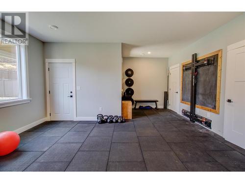 1280 24 Street Se, Salmon Arm, BC - Indoor Photo Showing Other Room