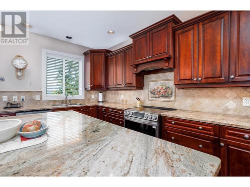 2019 Twin Ridge Court, Kelowna, BC - Indoor Photo Showing Kitchen