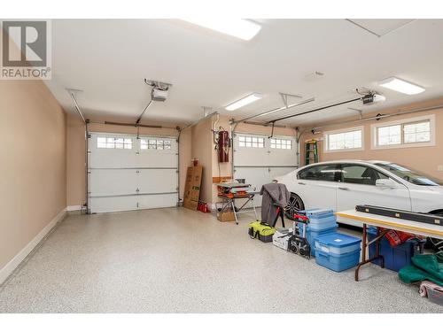 2019 Twin Ridge Court, Kelowna, BC - Indoor Photo Showing Garage