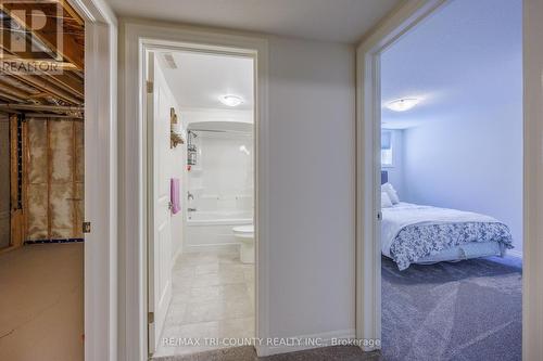 lower level bath/bedroom - 22 Cortland Terrace, St. Thomas, ON - Indoor Photo Showing Bathroom