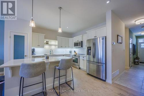 kitchen - 22 Cortland Terrace, St. Thomas, ON - Indoor Photo Showing Kitchen With Upgraded Kitchen